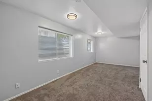 1317 E Knollwood Dr, Sandy, UT 84092 - Photo 47