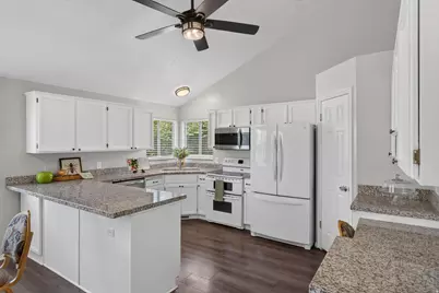 1317 E Knollwood Dr, Sandy, UT 84092 - Photo 17