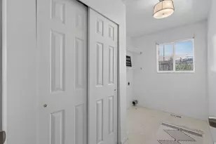 1317 E Knollwood Dr, Sandy, UT 84092 - Photo 21