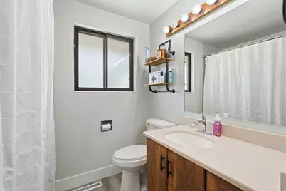 762 Anderson Ave, Hyrum, UT 84319 - Photo 15