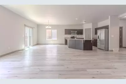 621 W Life Dr, Bluffdale, UT 84065 - Photo 9