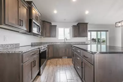 2543 W 3100 N, Farr West, UT 84404 - Photo 7