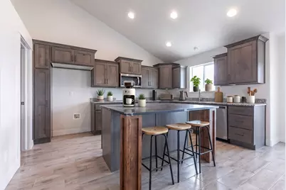 2543 W 3100 N, Farr West, UT 84404 - Photo 5