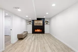2562 E Dolce Vita Ct S, Cottonwood Heights, UT 84121 - Photo 17