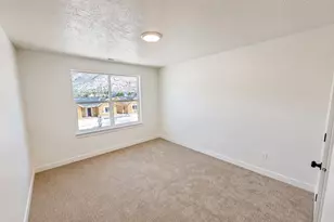 1049 N Summit View Dr, Harrisville, UT 84404 - Photo 15