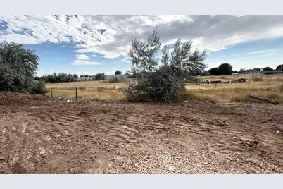 1049 N Summit View Dr, Harrisville, UT 84404 - Photo 27