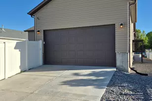 1896 E Juniper Dr, Eagle Mountain, UT 84005 - Photo 3