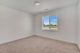 1058 N Summit View Dr W, Harrisville, UT 84404 - Photo 27