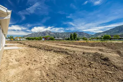 1058 N Summit View Dr W, Harrisville, UT 84404 - Photo 33
