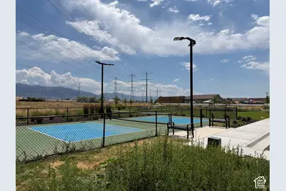 1533 S 920 W #127, Clearfield, UT 84015 - Photo 17