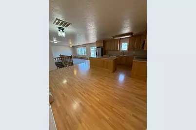 328 E Heather Ridge Cir, Sandy, UT 84070 - Photo 3