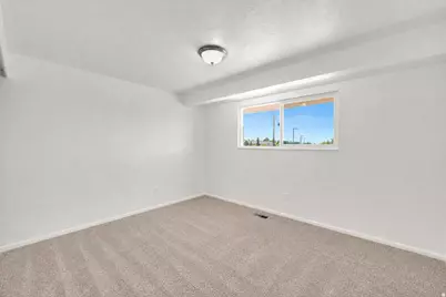 1453 S Valhalla Dr E, Clearfield, UT 84015 - Photo 15
