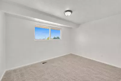 1453 S Valhalla Dr E, Clearfield, UT 84015 - Photo 17