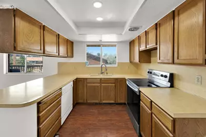 1453 S Valhalla Dr E, Clearfield, UT 84015 - Photo 7