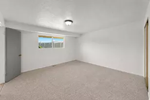 1453 S Valhalla Dr E, Clearfield, UT 84015 - Photo 11