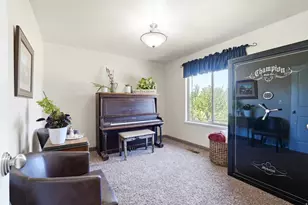 1477 N 1575 W, Clinton, UT 84015 - Photo 17