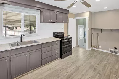 4385 S 250 W, Washington Terrace, UT 84405 - Photo 9