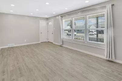 4385 S 250 W, Washington Terrace, UT 84405 - Photo 5