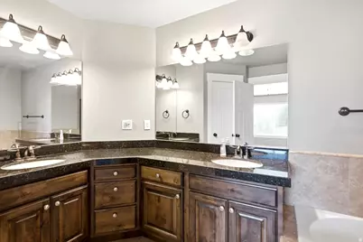 2629 W 900 N, Layton, UT 84041 - Photo 15