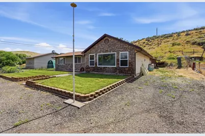 185 N Morgan Valley Dr, Morgan, UT 84050 - Photo 3