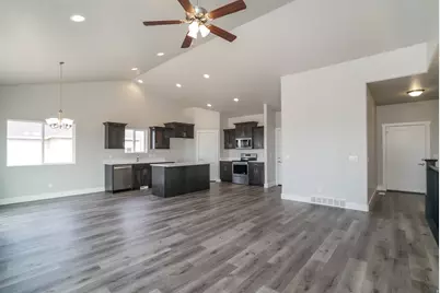 3321 W 850 N #109, Layton, UT 84041 - Photo 5