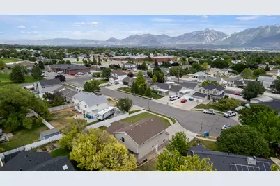 13076 S 2730 W, Riverton, UT 84065 - Photo 9