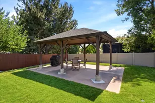 1466 Oakridge Dr, Layton, UT 84040 - Photo 33
