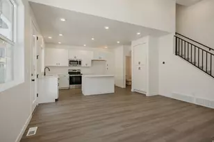 3103 N Prairie Grass Dr, Eagle Mountain, UT 84005 - Photo 7
