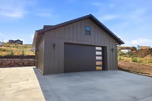 571 W Coopers Cir, Garden City, UT 84028 - Photo 51