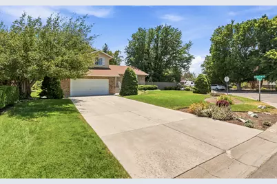 1854 E Meadowmoor Rd S, Holladay, UT 84117 - Photo 37
