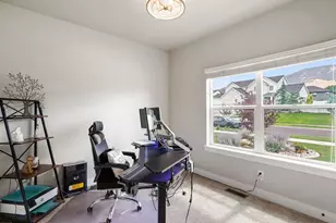 3612 S Hiawatha Cir E, Saratoga Springs, UT 84045 - Photo 17