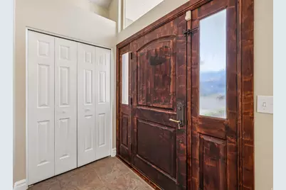 8022 S Peregrine Pl, Sandy, UT 84094 - Photo 5