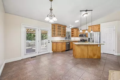 8022 S Peregrine Pl, Sandy, UT 84094 - Photo 13