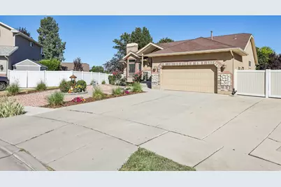 8022 S Peregrine Pl, Sandy, UT 84094 - Photo 3