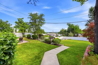 2327 E Cavalier Dr S, Cottonwood Heights, UT 84121 - Photo 49