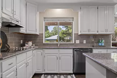 2370 E Quail Run Cir, Sandy, UT 84093 - Photo 7