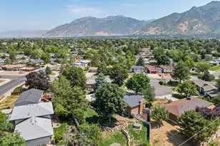 2370 E Quail Run Cir, Sandy, UT 84093 - Photo 51