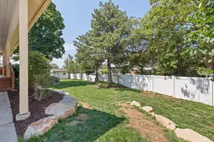 2370 E Quail Run Cir, Sandy, UT 84093 - Photo 37