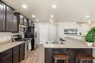 1649 N Hollyhock Cir W, Farmington, UT 84025 - Photo 11