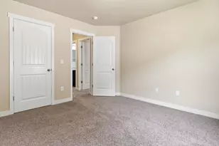 1649 N Hollyhock Cir W, Farmington, UT 84025 - Photo 23