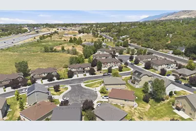 1649 N Hollyhock Cir W, Farmington, UT 84025 - Photo 31