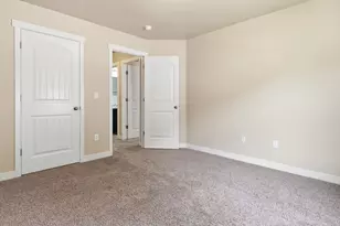 1649 N Hollyhock Cir W, Farmington, UT 84025 - Photo 23