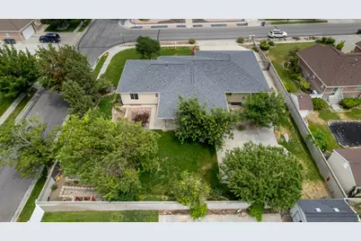 9608 S Royalty Ln W, South Jordan, UT 84095 - Photo 39