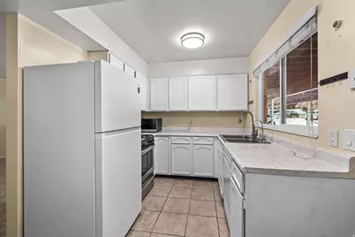 2120 E Georgetown, Millcreek, UT 84109 - Photo 11