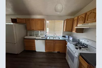 6119 Park Wood Dr, Salt Lake City, UT 84118 - Photo 3