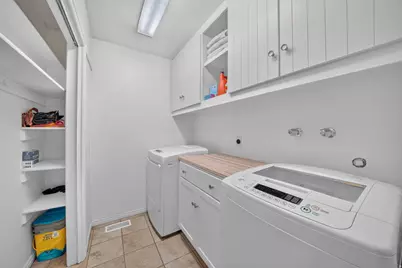 5695 S Inwood Dr, Taylorsville, UT 84129 - Photo 37