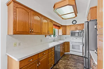 81 E 1700 S, Bountiful, UT 84010 - Photo 13