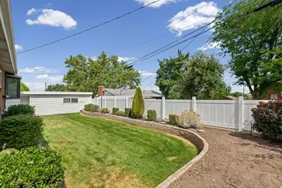 81 E 1700 S, Bountiful, UT 84010 - Photo 31