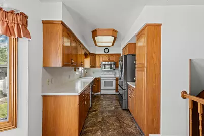81 E 1700 S, Bountiful, UT 84010 - Photo 11