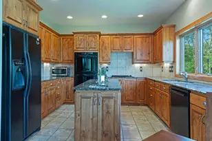 726 N Donner Hill Cir E, Salt Lake City, UT 84108 - Photo 23
